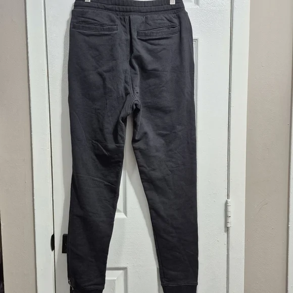 Moose Knuckles Black Sweatshirt and Joggers Set - Picture 4 of 10